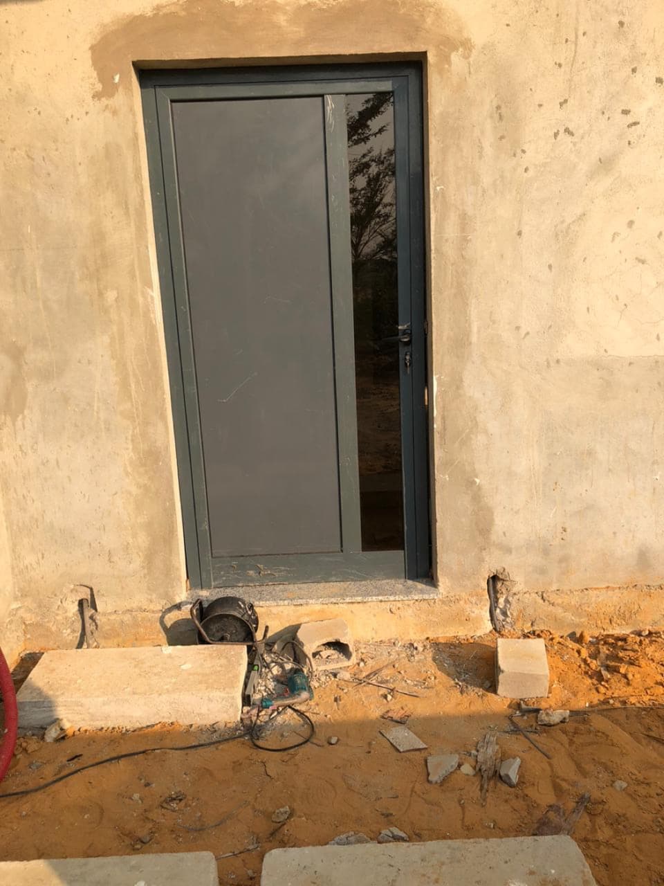 Porta exterior em alumínio